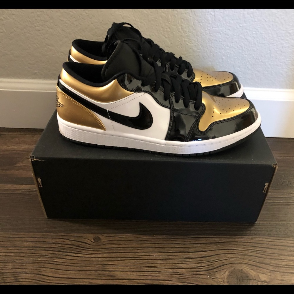 Air Jordan 1 Low Gold Toe